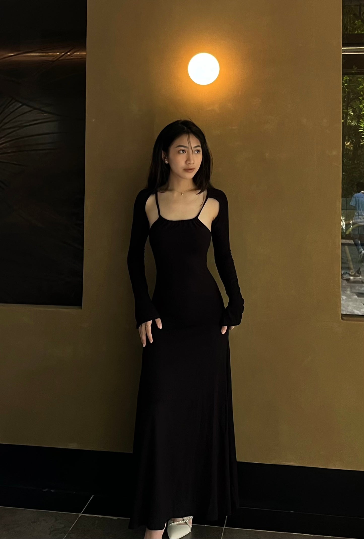 101.Backless Long Black Dress